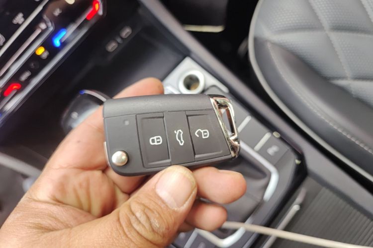 大众 速腾 2023款 200TSI DSG超越版中控内饰7001