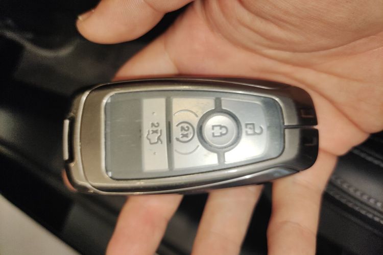 福特 Mustang 2024款 2.3T EcoBoost 硬顶性能版中控内饰11