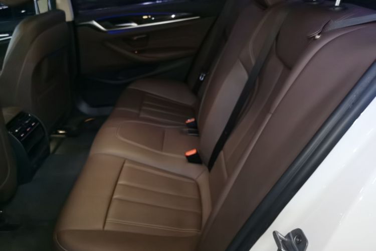 宝马5系 2019款 525Li 豪华套装中控内饰7004