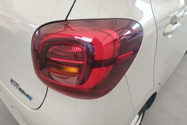 五菱汽车 宏光MINIEV 2025款 四门版 进阶款车身外观9