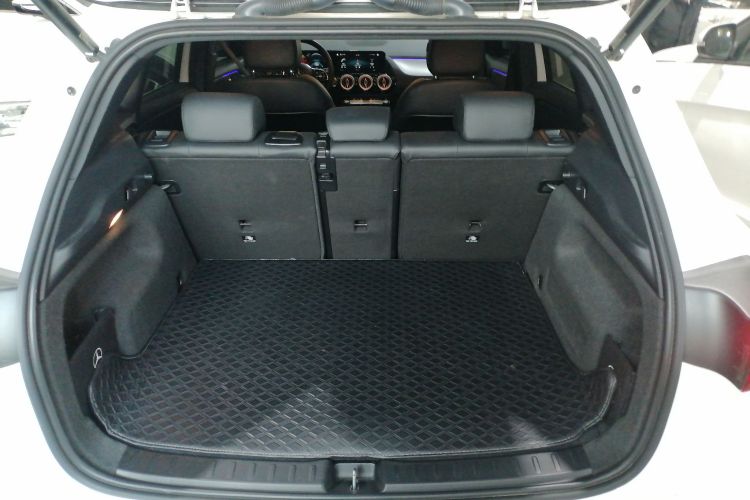 奔驰GLA 2023款 改款 GLA 200局部细节23