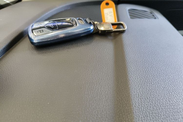 奥迪Q5L 2020款 改款 40 TFSI 荣享时尚型中控内饰11