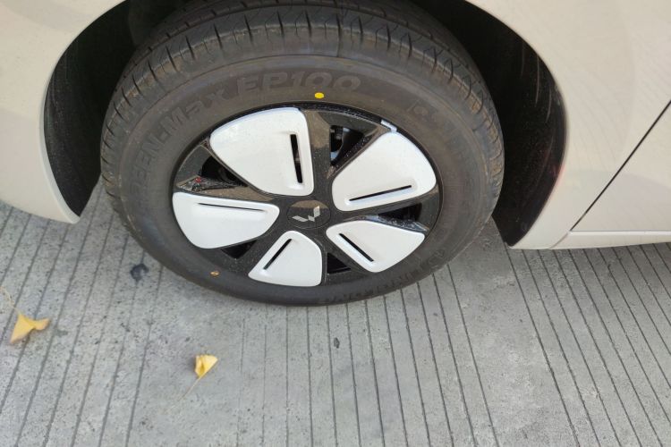 五菱汽车 宏光MINIEV 2025款 四门版 进阶款车身外观6007