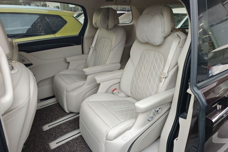 别克GL8 2020款 Avenir艾维亚 七座亲礼版中控内饰21