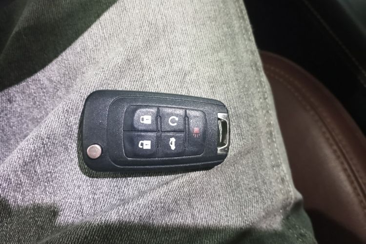 别克 君越 2013款 2.4L SIDI精英舒适型中控内饰7001