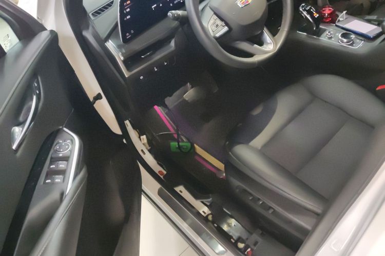 凯迪拉克XT4 2024款 25T 两驱风尚型中控内饰7003