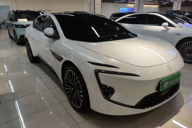 阿维塔12 2025款 Ultra增程版车身外观3