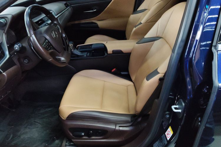 雷克萨斯ES 2020款 200 豪华版局部细节19