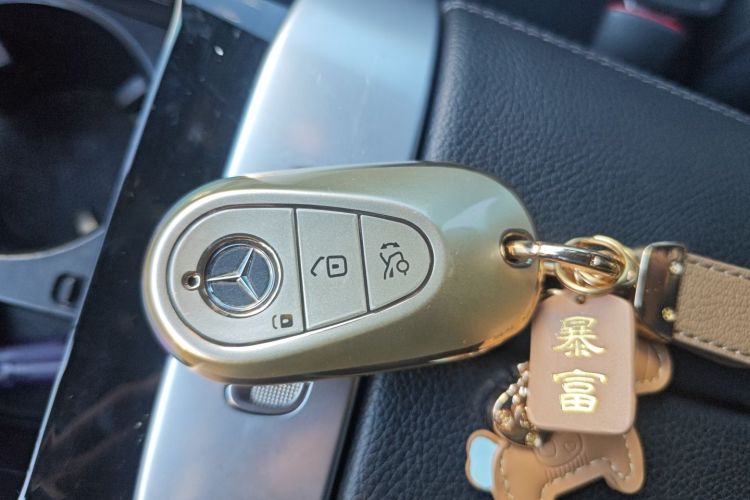 奔驰C级 2023款 改款 C 260 L 运动版中控内饰11