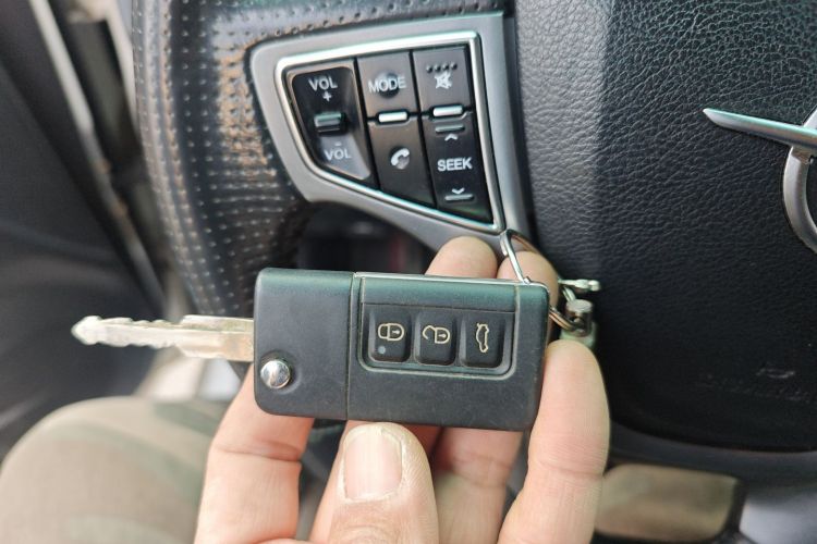 海马 福美来 2016款 1.6L 手动品尚型升级版中控内饰11