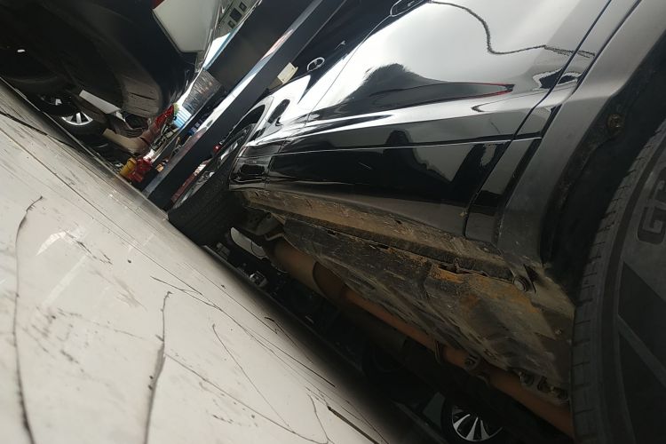 丰田 汉兰达 2017款 2.0T 四驱豪华版 7座局部细节9001