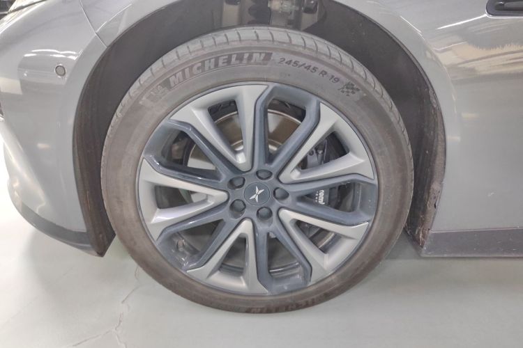 小鹏P7 2022款 480E+车身外观6007