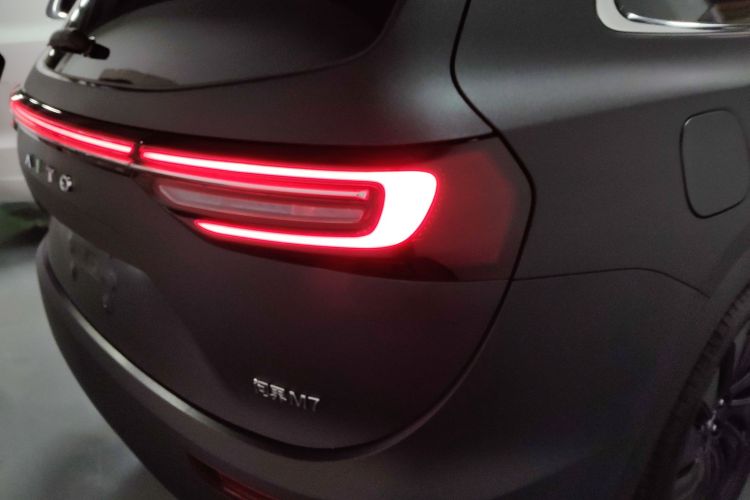 鸿蒙智行 问界M7 2022款 1.5T 后驱舒适版车身外观9