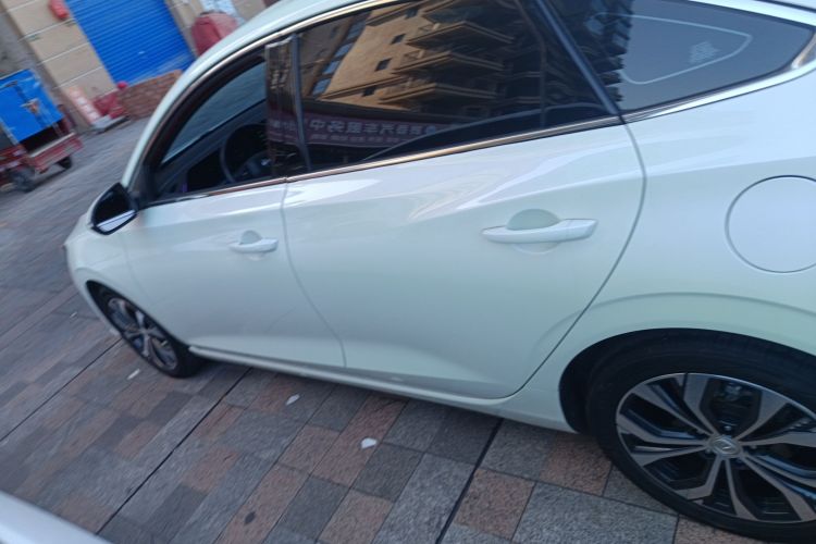 长安 逸动 2021款 PLUS 蓝鲸NE 1.4T GDI DCT旗舰型车身外观6003