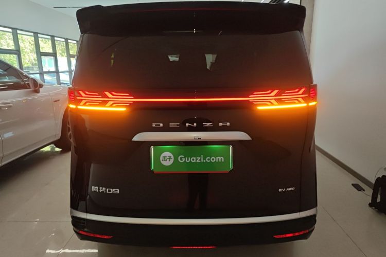 腾势D9 2024款 EV 600 四驱旗舰型车身外观6