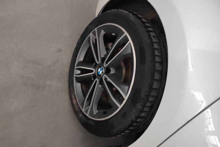 宝马1系 2019款 118i 时尚型车身外观56