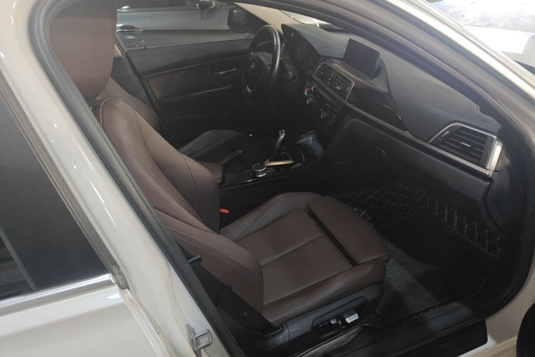 宝马3系 2019款 320Li 时尚型局部细节41