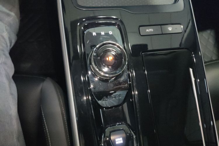 埃安 AION S Plus 2023款 70 智驾版 三元锂局部细节18