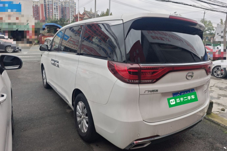 广汽传祺 传祺M8 2018款 320T 尊享版车身外观4