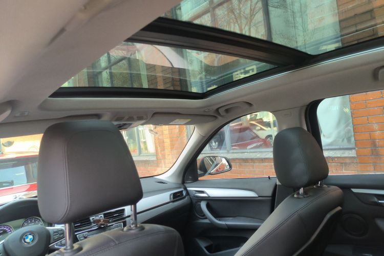 宝马X1 2019款 sDrive20Li 领先型中控内饰22