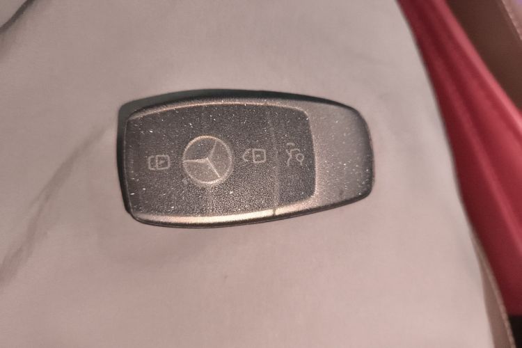 奔驰E级 2021款 E 300 L 运动时尚型中控内饰11