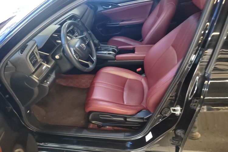 本田 思域 2021款 HATCHBACK 220TURBO CVT潮酷控中控内饰19