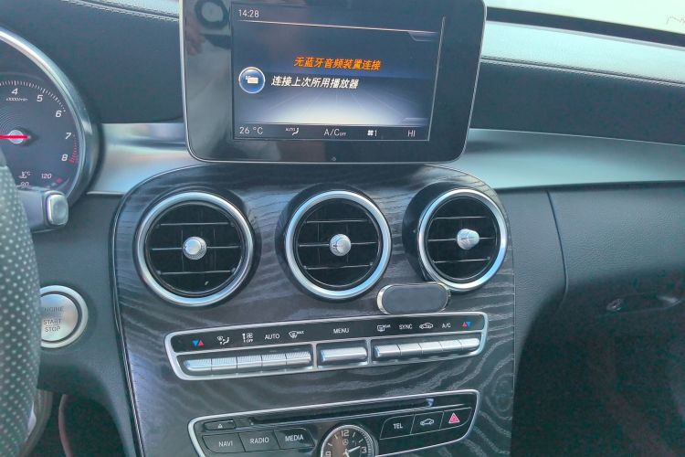 奔驰C级 2017款 C 200 L 运动版中控内饰16