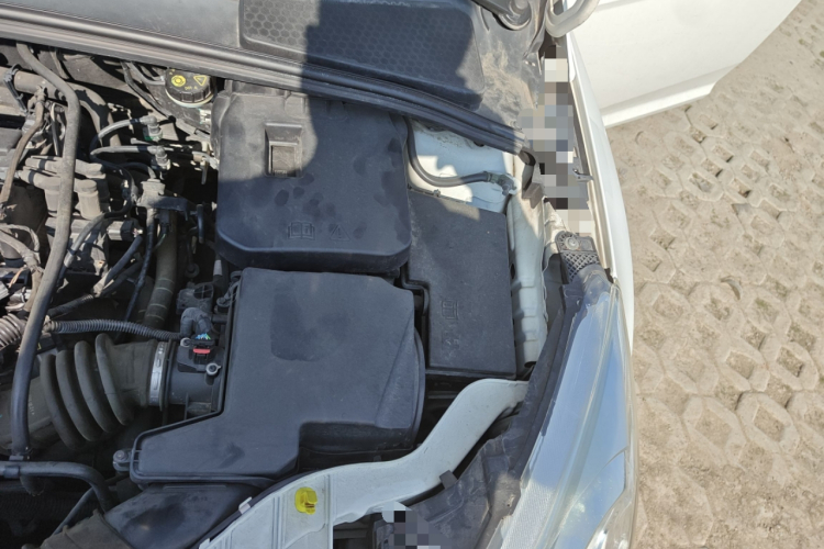 福特 福克斯 2017款 两厢 1.6L 自动舒适型智行版局部细节9007