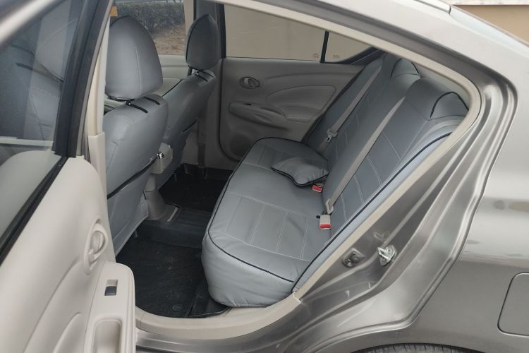 日产 阳光 2015款 1.5XE 手动舒适版中控内饰21