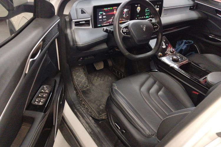 哪吒汽车 哪吒U 2021款 改款 Pro 400 行业定制版中控内饰20