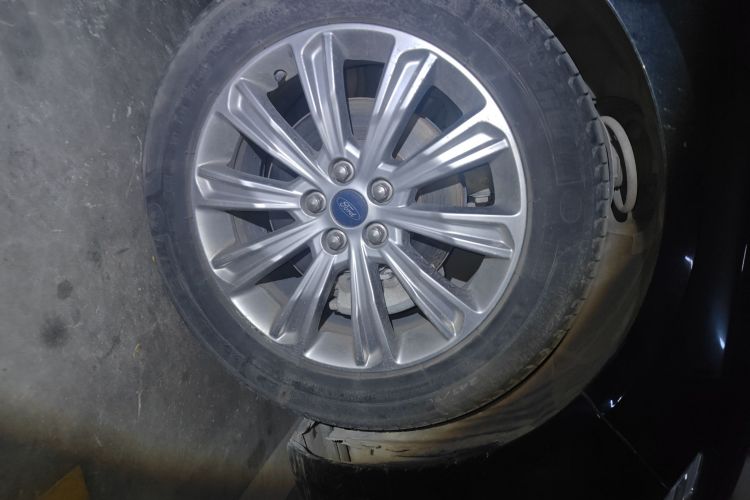 福特 金牛座 2019款 EcoBoost 245 悦享版车身外观10