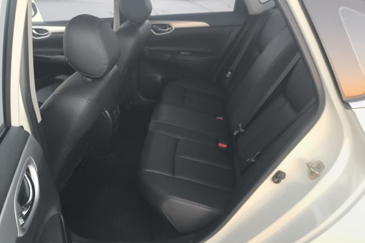 日产 轩逸 2021款 经典 1.6XE CVT专享版中控内饰21