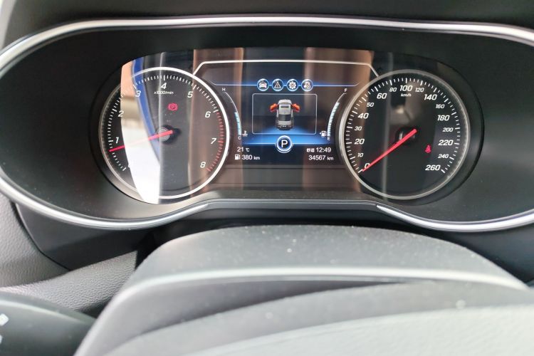 红旗H5 2022款 经典款 改款 1.5T DCT旗韵版中控内饰15