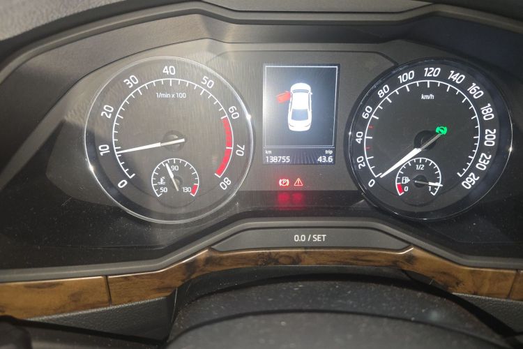 斯柯达 速派 2016款 TSI380 DSG尊行版中控内饰15