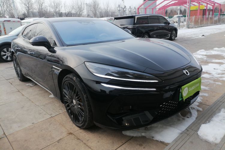 腾势Z9GT 2024款 1100四驱Ultra版车身外观3