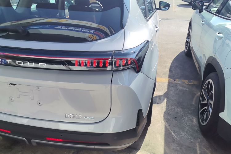 捷途山海L7 2024款 1.5T 120km ULTRA 7座车身外观9