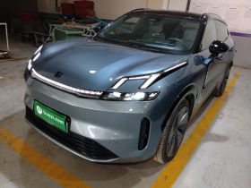 领克08 EM-P 2025款 220km 四驱性能Halo