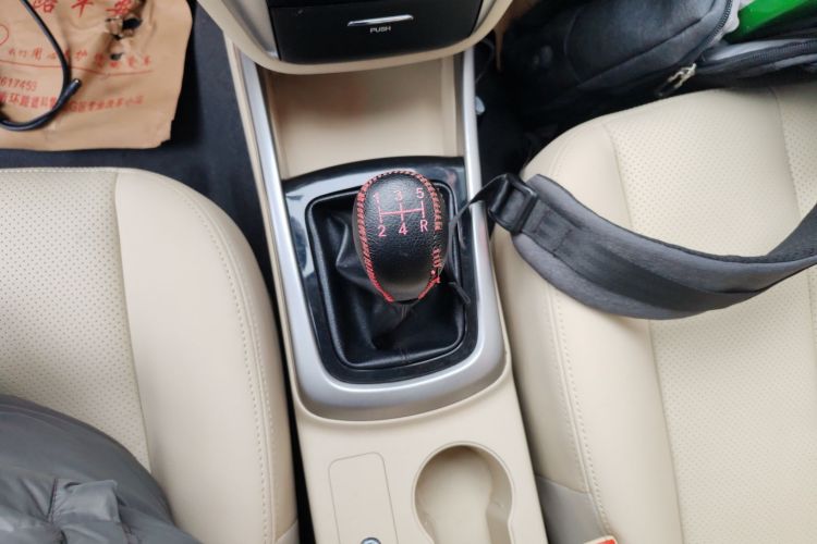 长安 逸动 2015款 1.6L 手动豪华型 国V中控内饰18