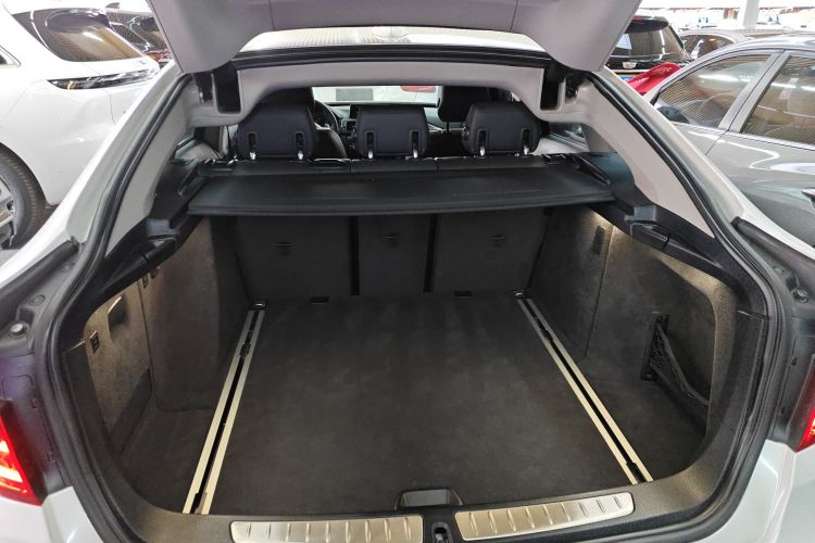 宝马3系GT 2013款 320i 领先型局部细节23