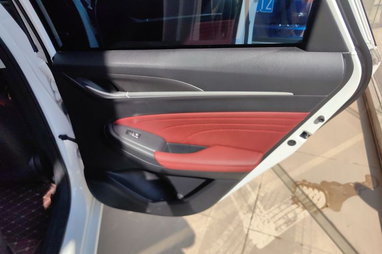 长安 逸动 2021款 PLUS 蓝鲸NE 1.4T GDI DCT旗舰型中控内饰45