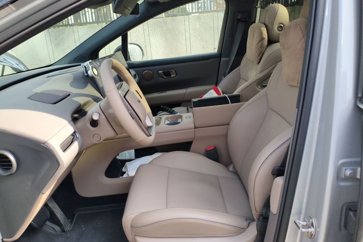 理想汽车 理想i6 2025款 两驱标准型中控内饰19