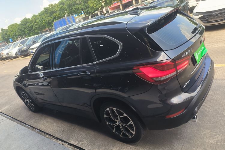 宝马X1 2021款 改款 sDrive25Li 领先型车身外观6003