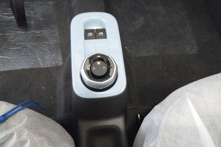 吉利银河 2024款 熊猫mini 200km 耐力熊中控内饰18