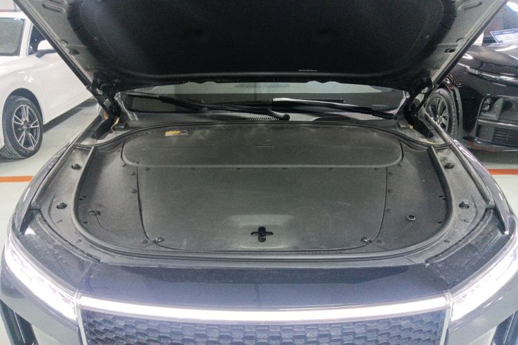 理想汽车 理想ONE 2021款 增程6座版机舱底盘24