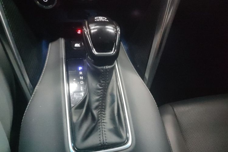 丰田 威飒 2023款 2.5L智能电混双擎 两驱尊贵版中控内饰18