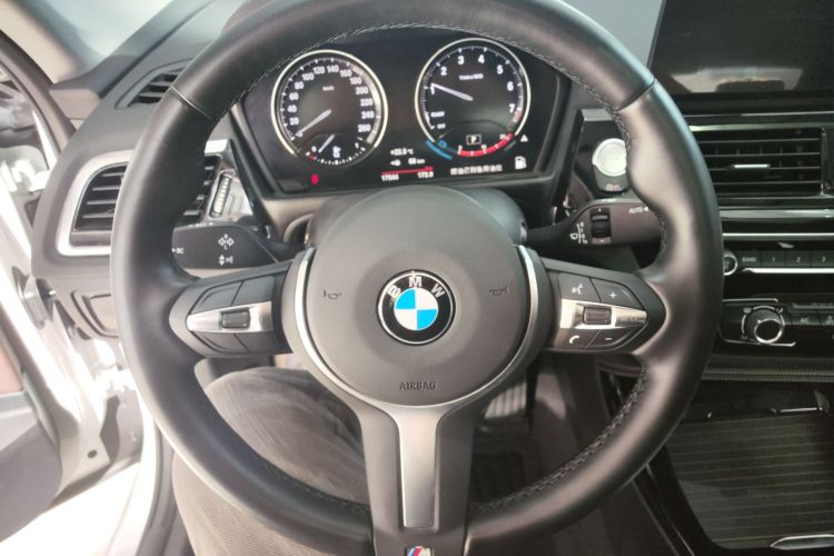 宝马1系 2022款 125i M运动曜夜版局部细节13