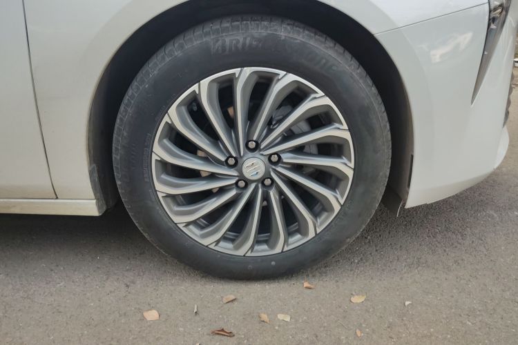 别克 君越 2023款 28T 越享版车身外观10