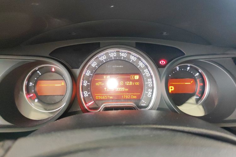 雪铁龙C5 2014款 2.0L 自动尊享型局部细节14