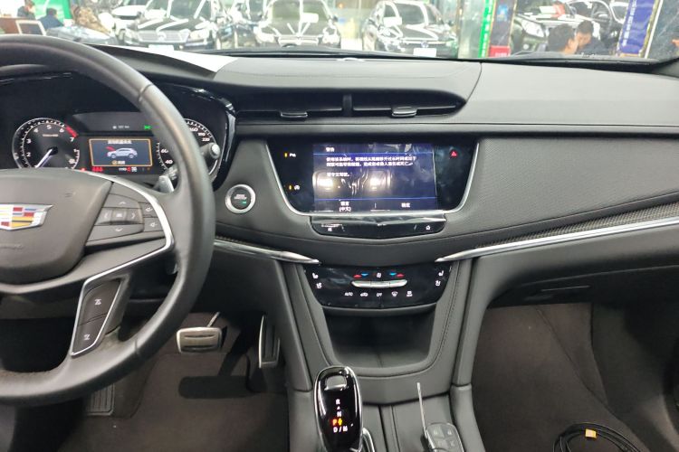 凯迪拉克XT5 2023款 2.0T 四驱尊贵型（至臻版）中控内饰16