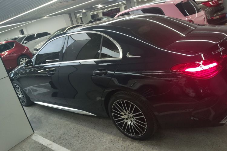 奔驰C级 2022款 改款 C 260 L 运动版车身外观4